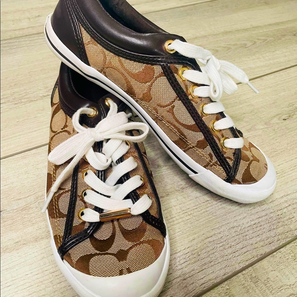COACH Great Condition Brown/Tan Shoes with Gold Embelishment, Size: 6.5